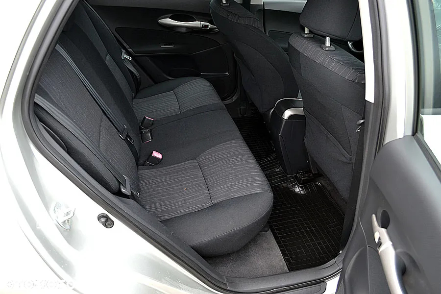 Toyota Auris 1.4 VVT-i Sol - 10
