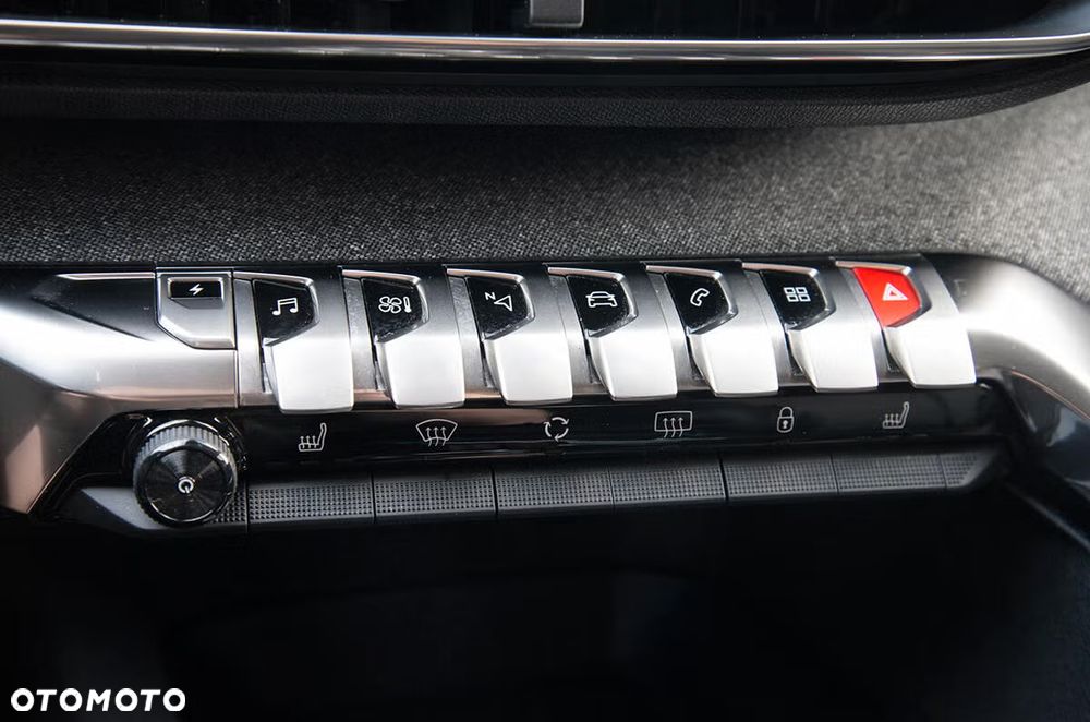 Peugeot 3008 1.6 PureTech Hybrid4 PHEV Allure S&S EAT8 - 12