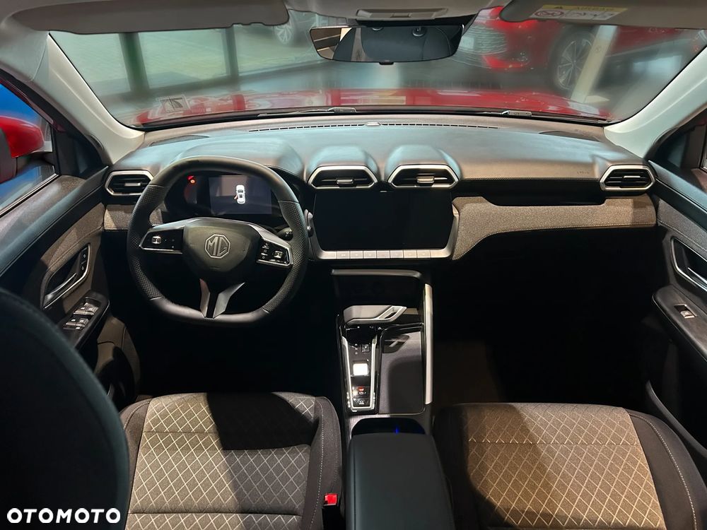 MG ZS Hybrid+ - 8
