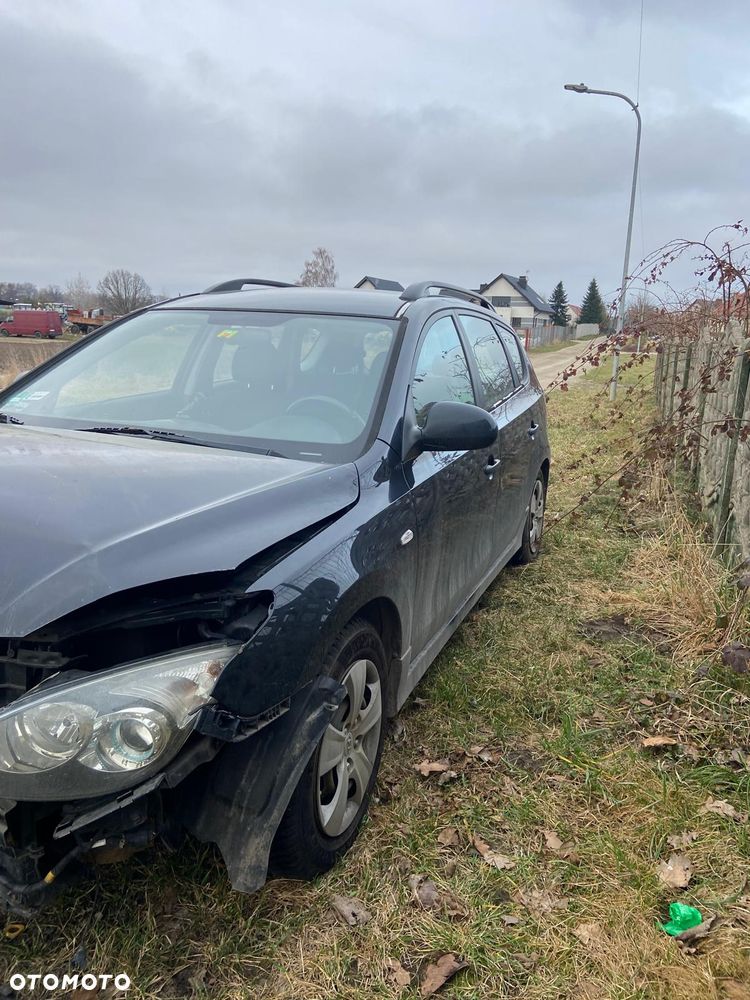 Hyundai i30 i30cw 1.6 CRDi na czesci - 5