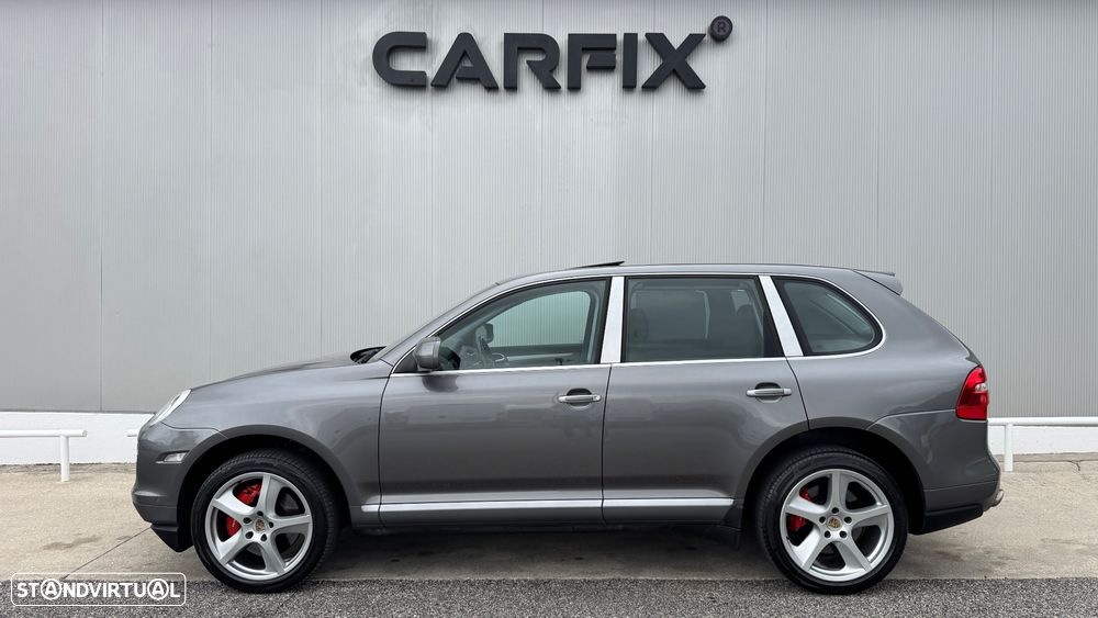 Porsche Cayenne Turbo - 1