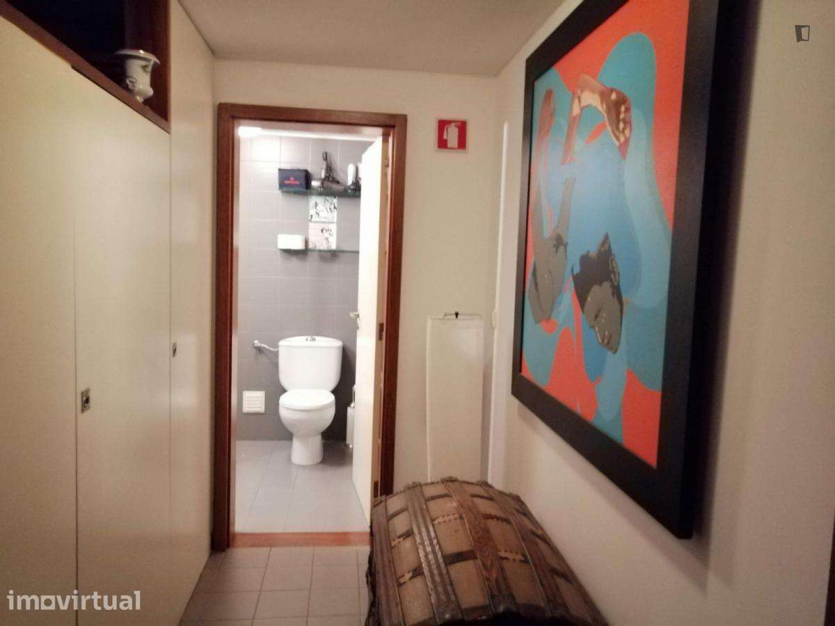 Quarto - localizado em Aldoar Porto - Grande imagem: 3/9