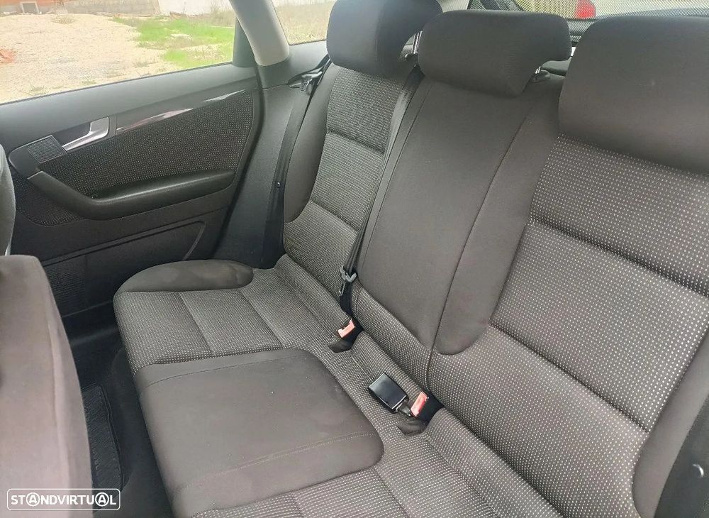 Audi A3 Sportback 1.6 FSi Advance - 4