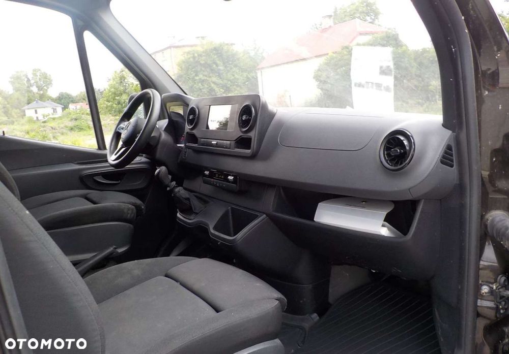 Mercedes-Benz Sprinter - 19