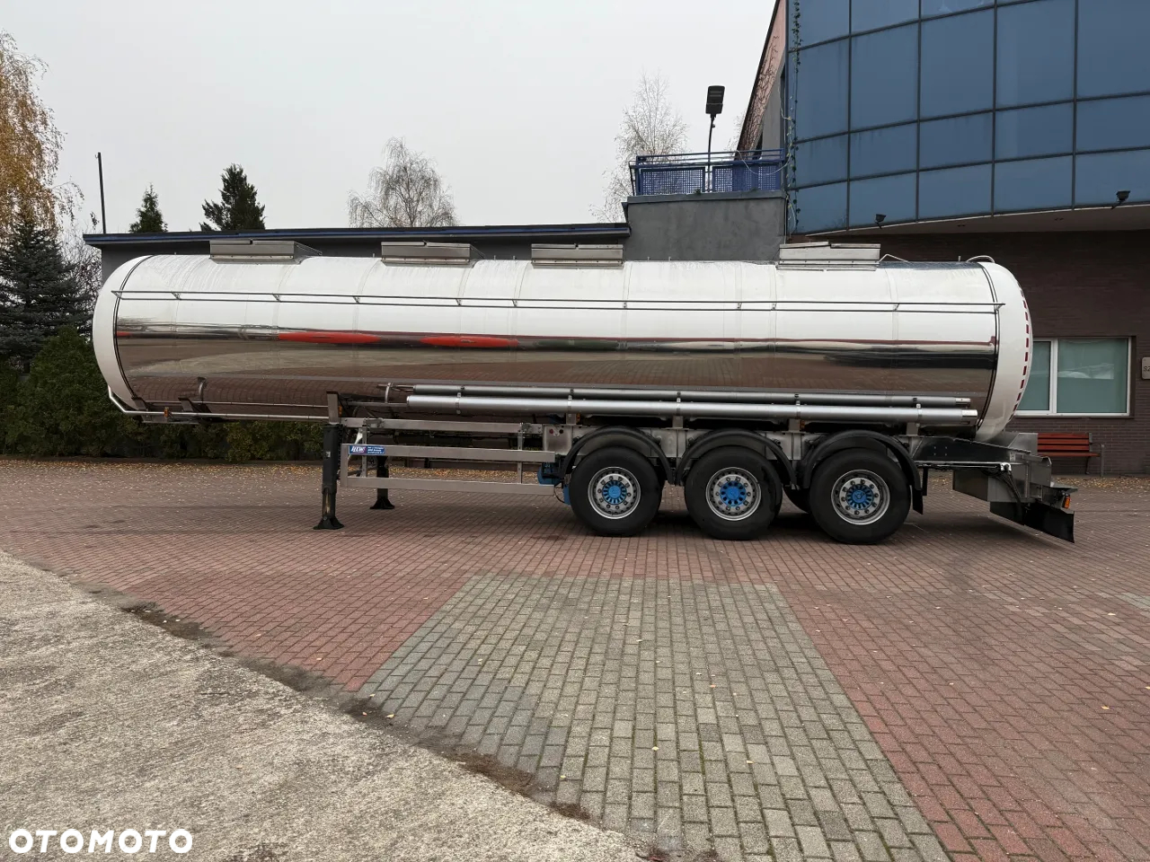 Inny HLW 30000 litrów, 4 komory, myjka - 2