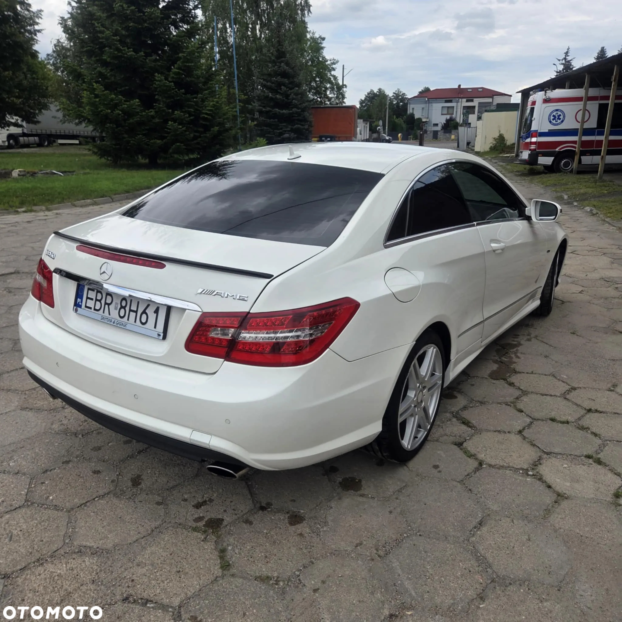 Mercedes-Benz Klasa E 350 CDI BlueEff - 21