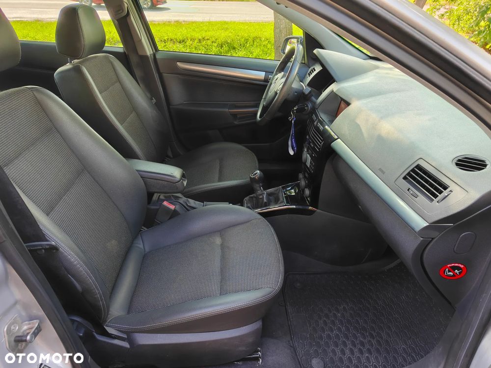 Opel Astra 1.6 Essentia - 15