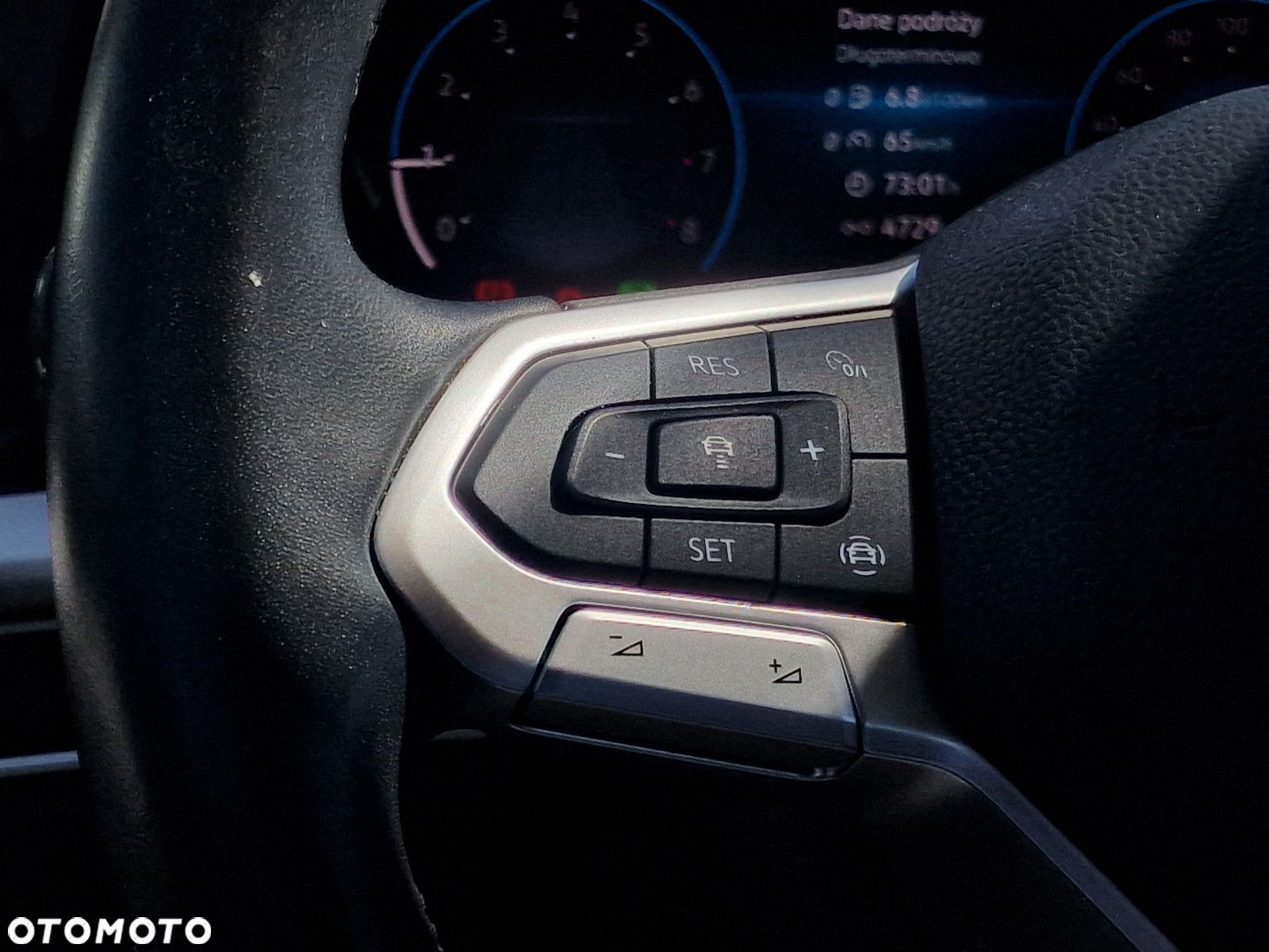 Volkswagen Golf - 27