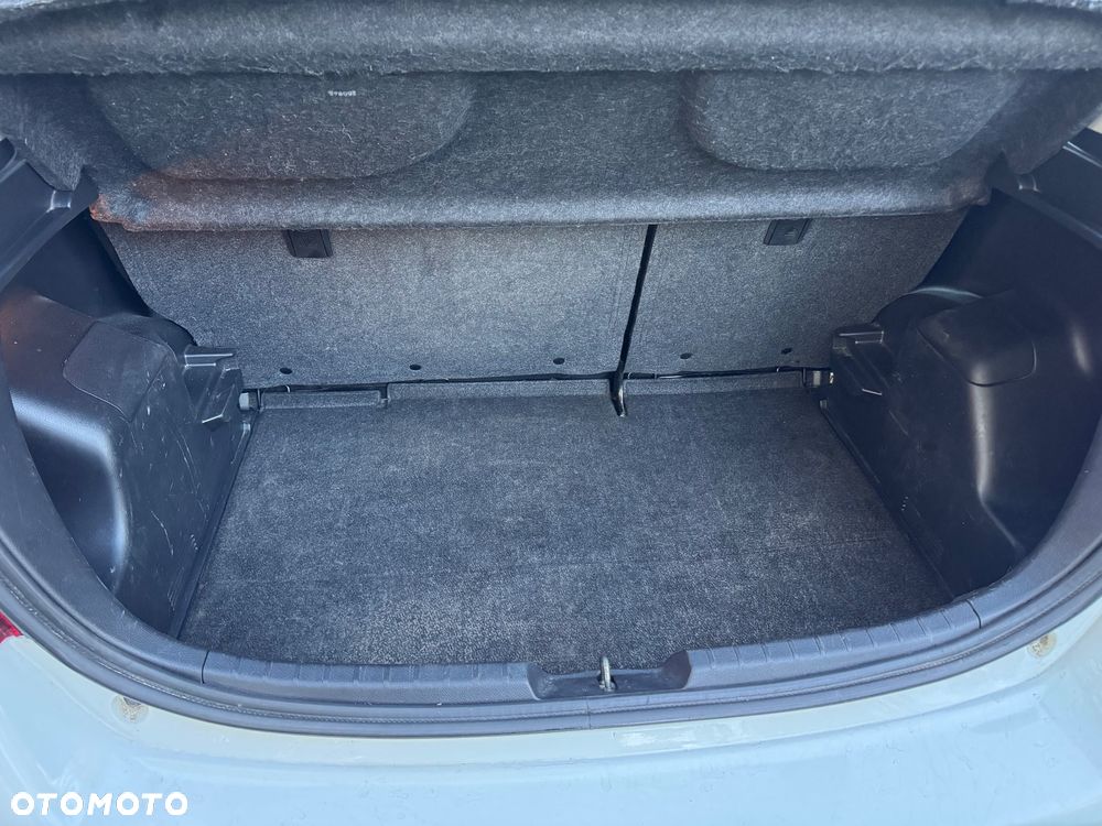 Toyota Yaris 1.33 Active EU6 - 17