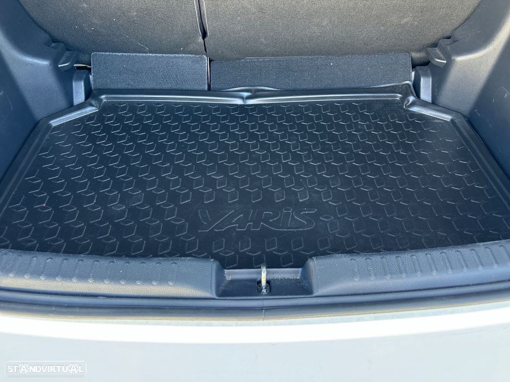 Toyota Yaris - 11