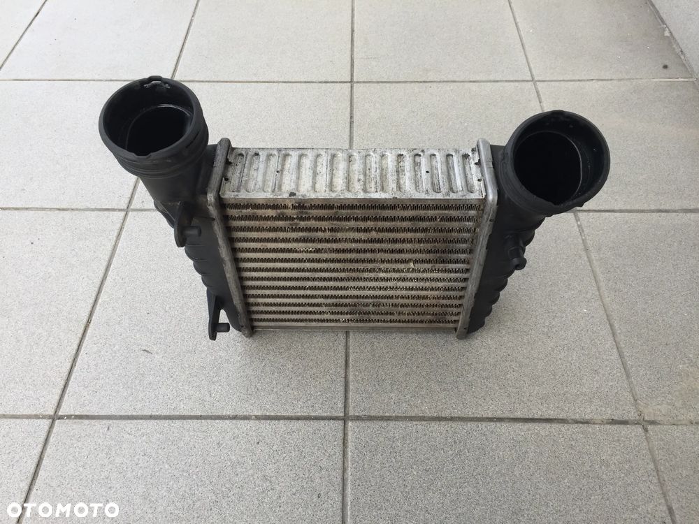 CHŁODNICA POWIETRZA INTERCOOLER VW PASSAT B5 FL / SKODA SUPERB I 1.9 TDI 3B0145805D - 1