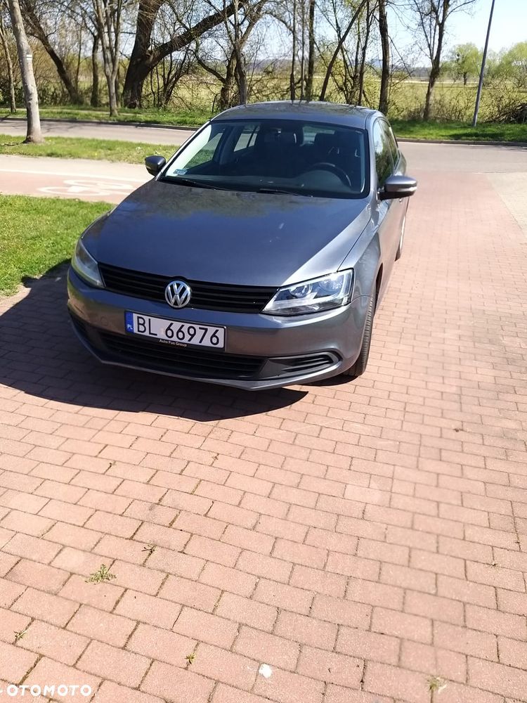 Volkswagen Jetta - 1