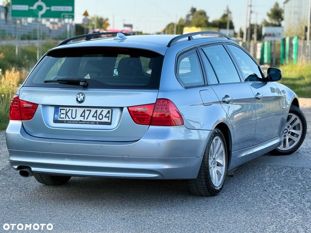 BMW Seria 3 318i - 12