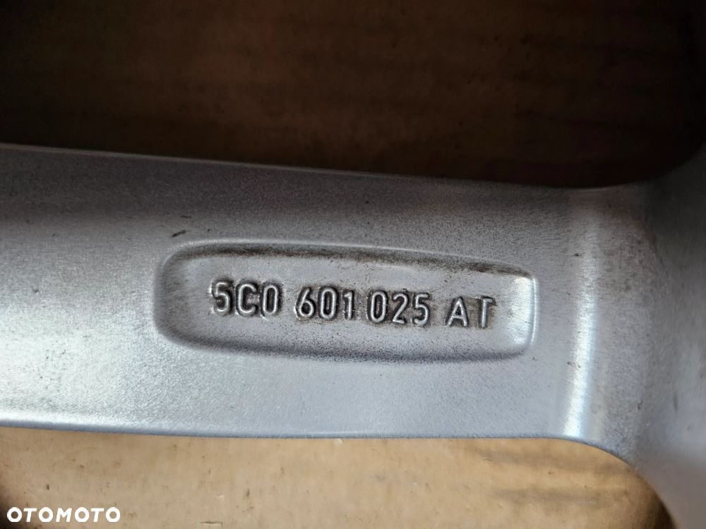 (F38) Volkswagen OE New Beetle Golf Passat / 5C0 601 025AT / 8Jx20 ET48 5x112 - 8