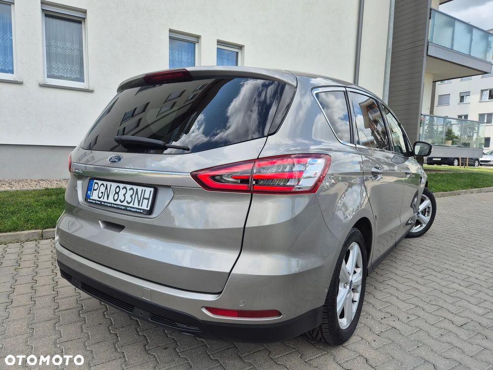 Ford S-Max - 12