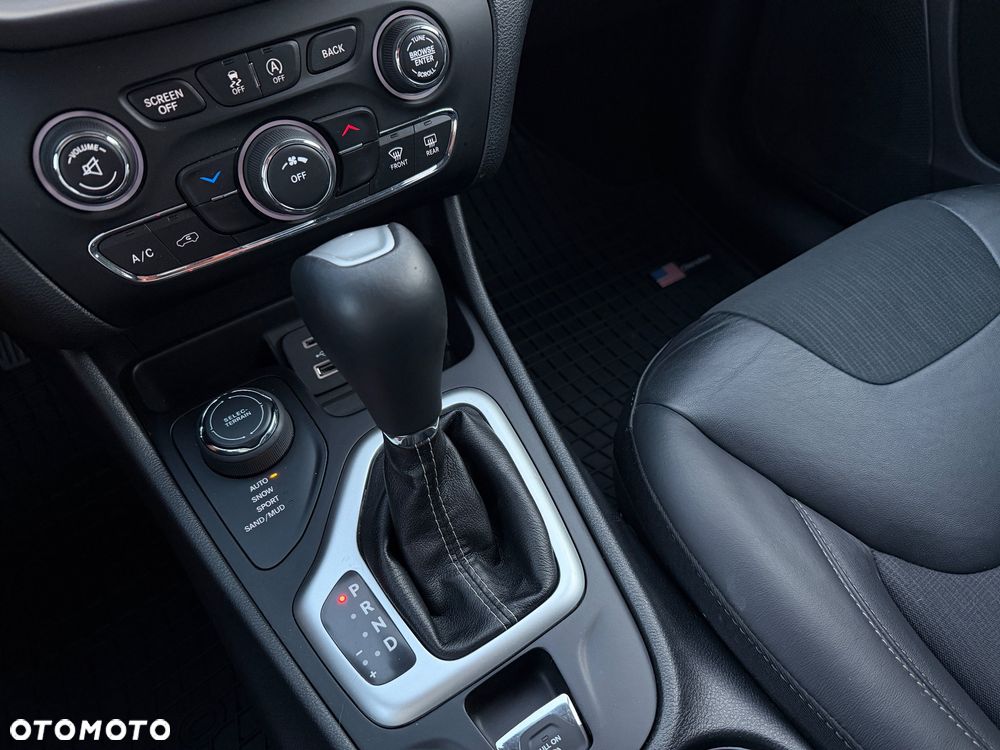 Jeep Cherokee - 21