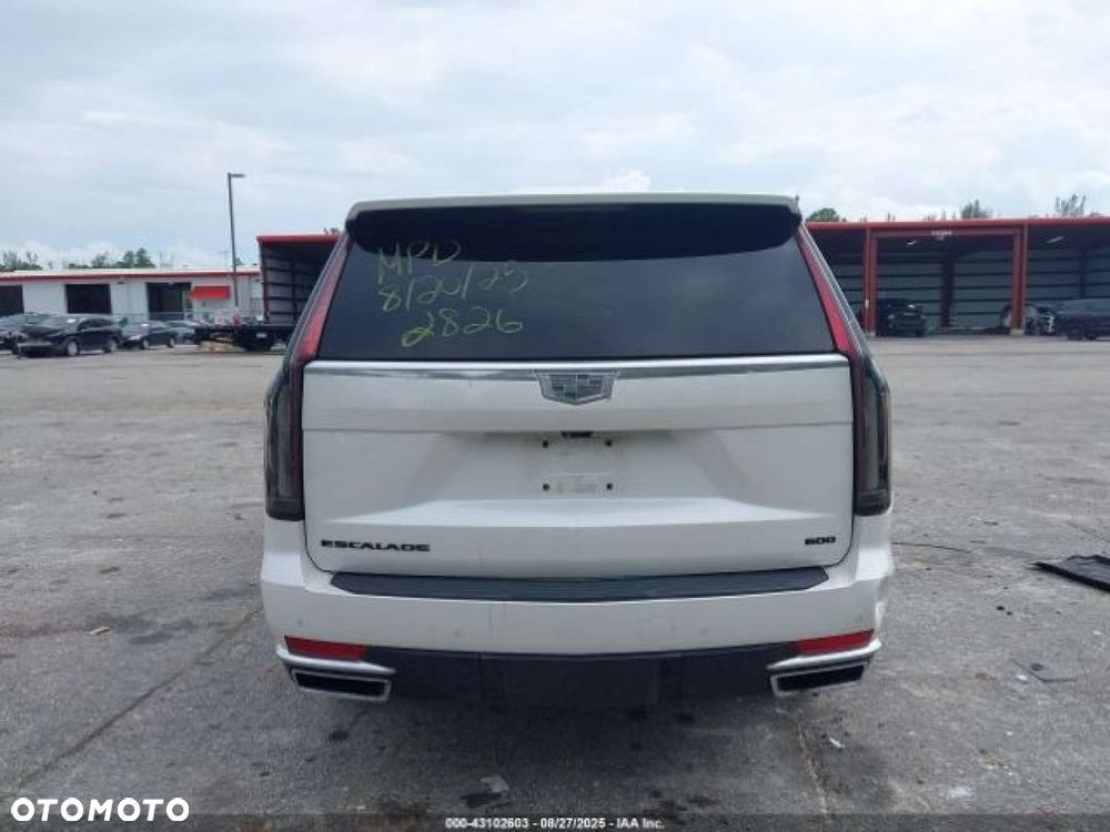 Cadillac Escalade - 6