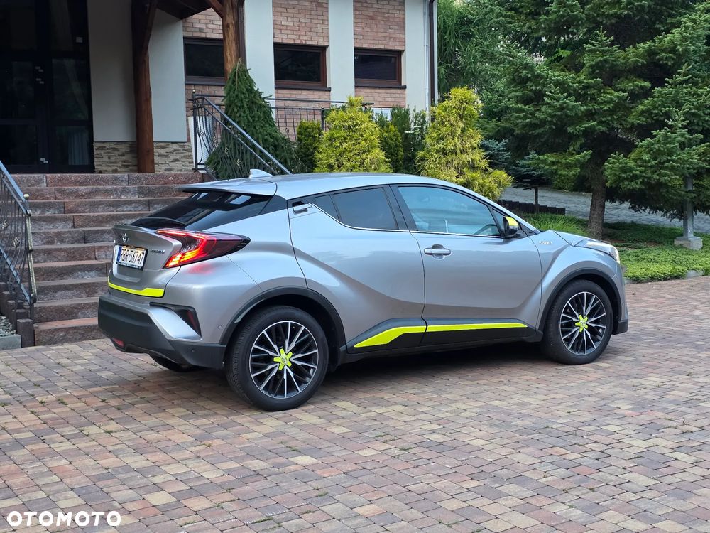 Toyota C-HR 1.8 Hybrid Neon Lime powered by JBL - 33