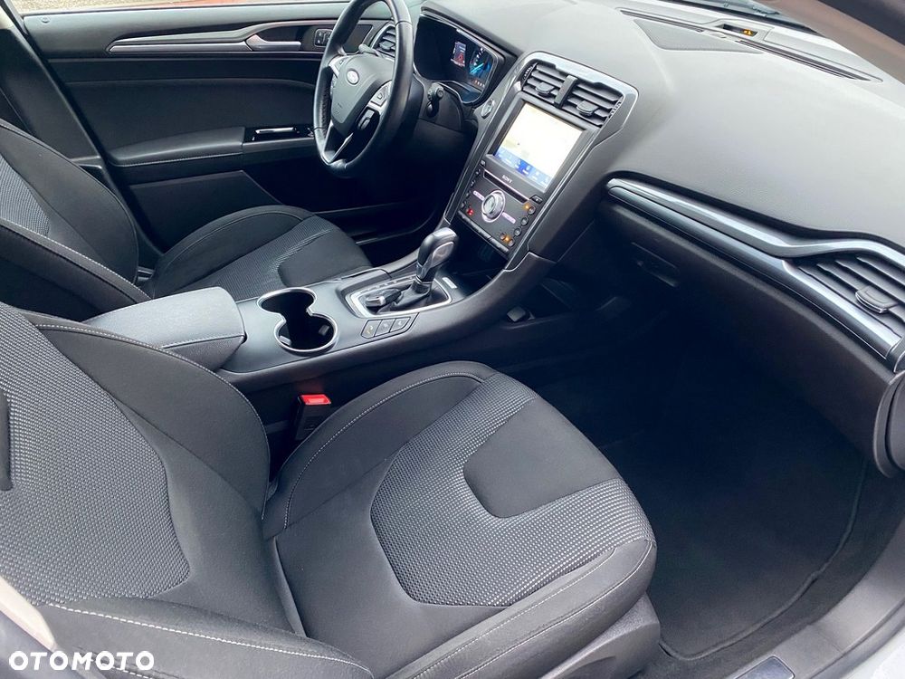 Ford Mondeo 2.0 Hybrid Titanium - 9