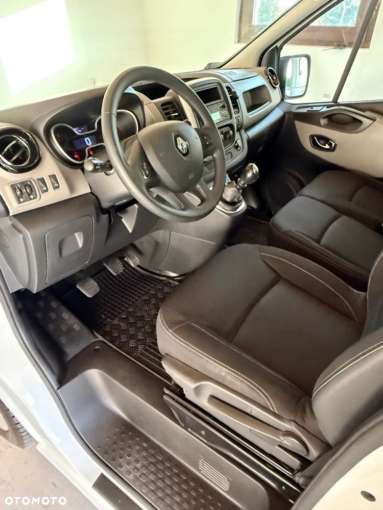 Renault Trafic - 25