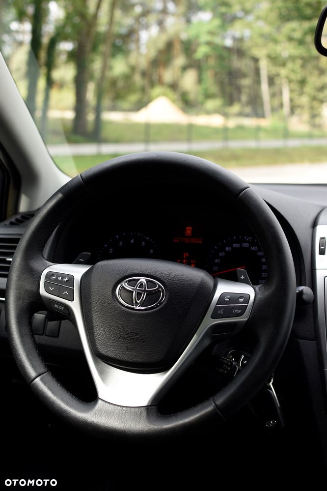 Toyota Avensis - 32
