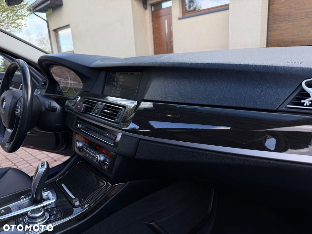 BMW Seria 5 520d - 33