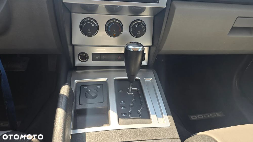 Dodge Nitro 2.8 CRD SE - 18