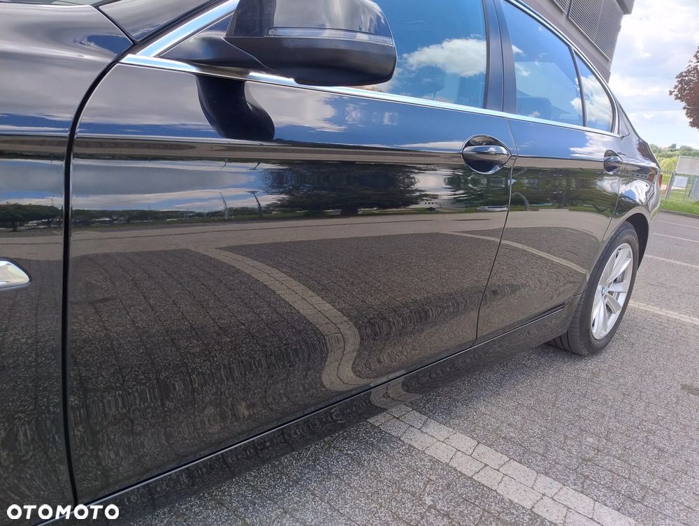 BMW Seria 5 518d - 33
