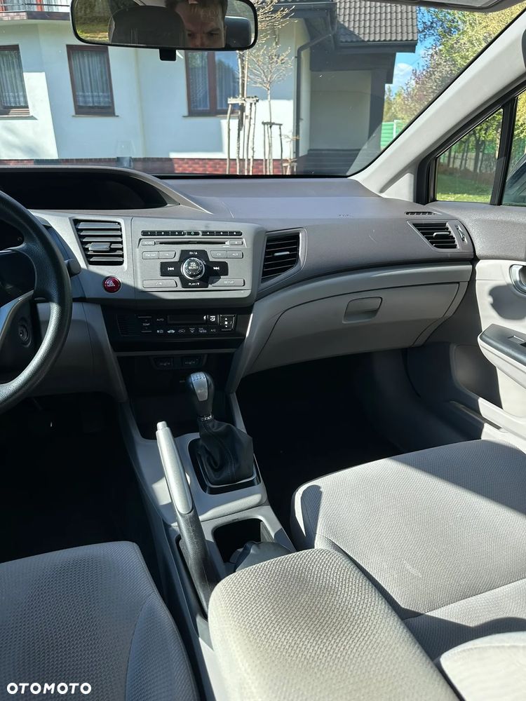 Honda Civic 1.8 Comfort - 31