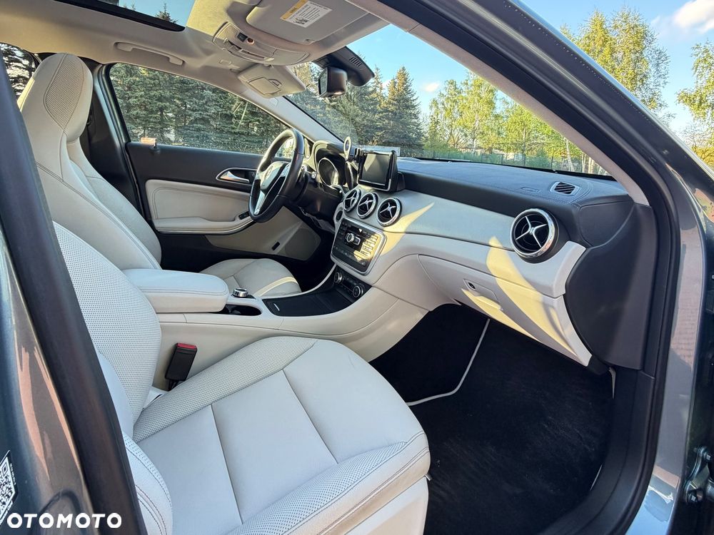 Mercedes-Benz GLA 250 4Matic 7G-DCT AMG Line - 18