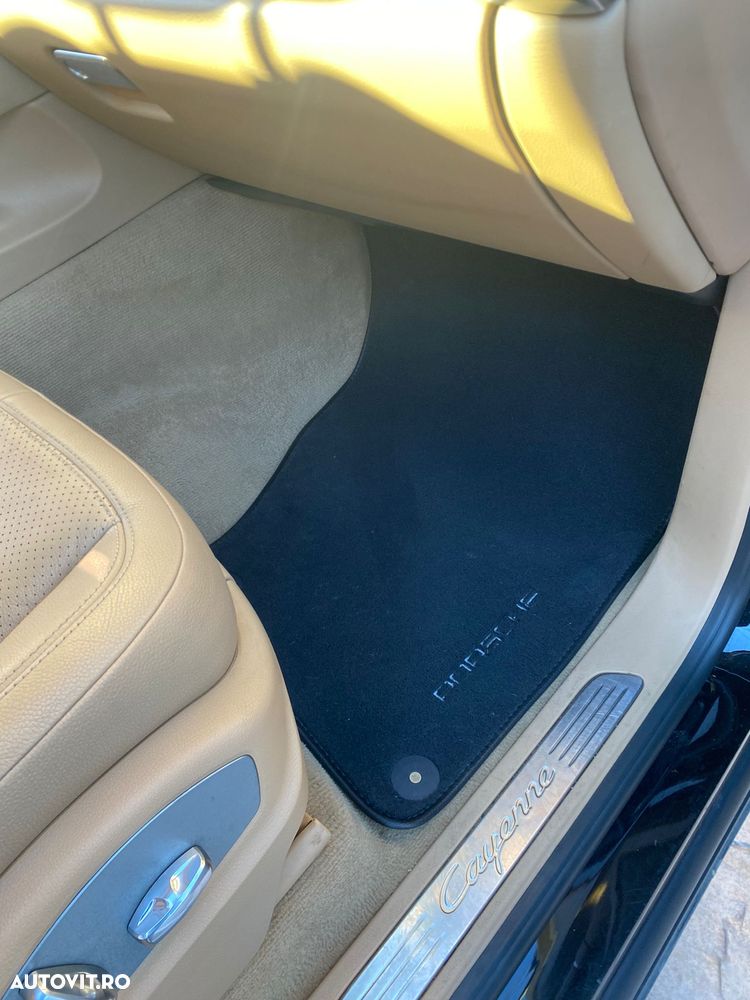 Porsche Cayenne 3.0 L - 9