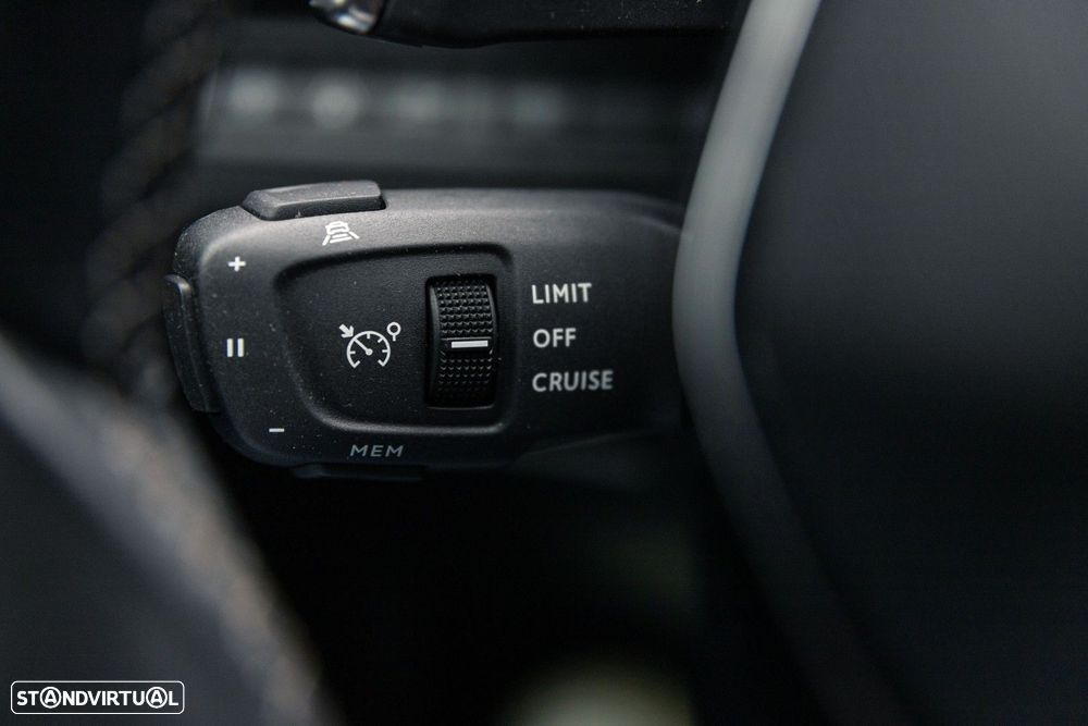 Peugeot 5008 1.5 BlueHDi Allure EAT8 - 32