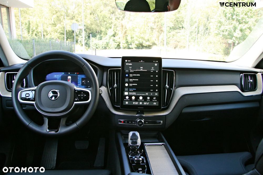 Volvo XC 60 B5 B AWD Plus Dark - 11