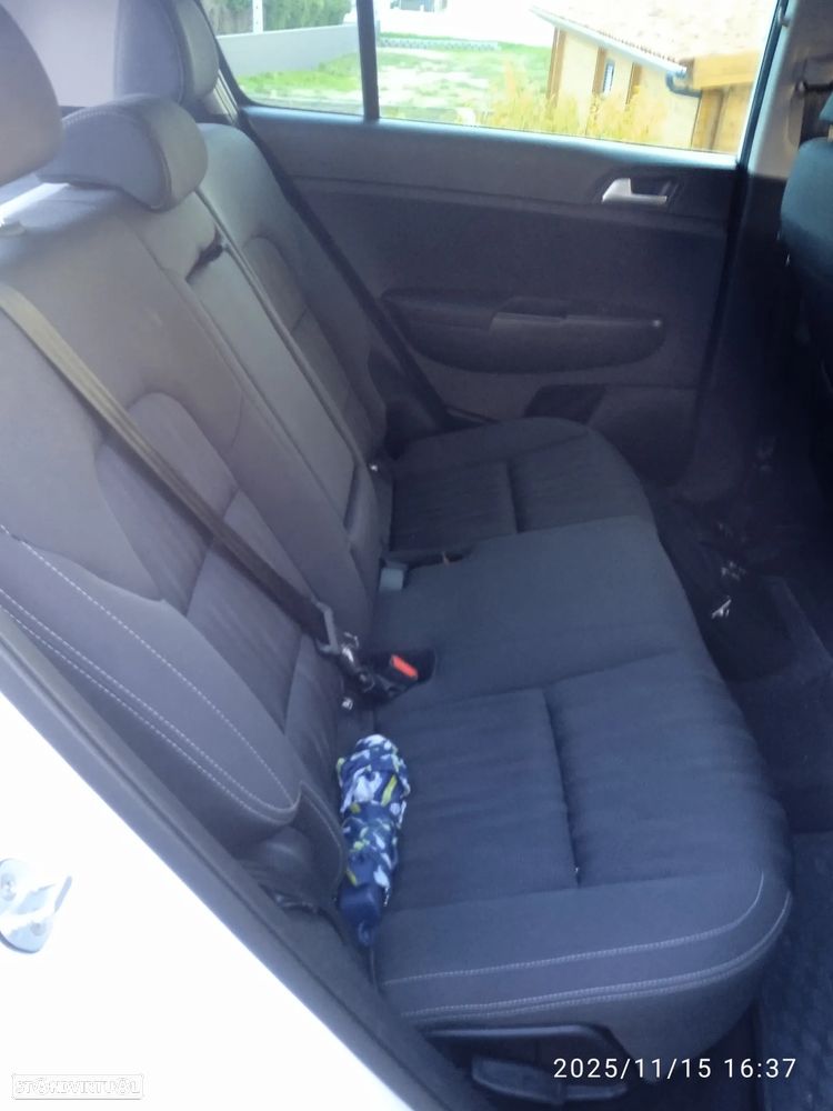 Kia Sportage 1.6 CRDI ISG SX - 9