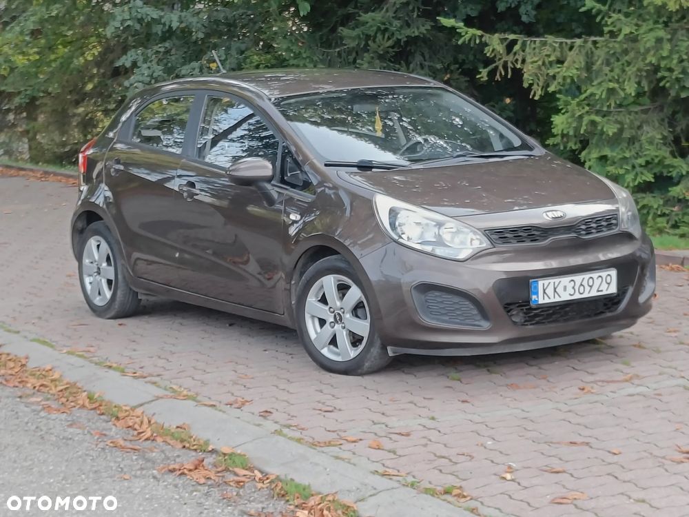 Kia Rio 1.2 M - 12