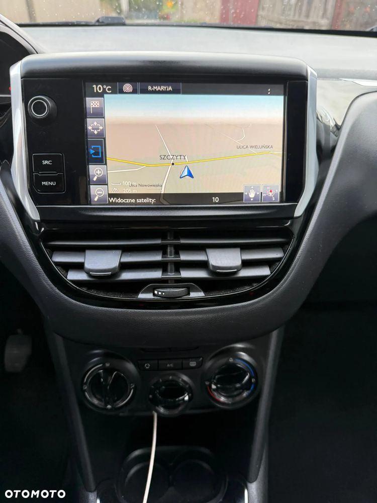 Peugeot 208 - 5