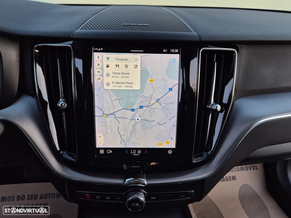 Volvo XC 60 2.0 B4 Momentum Plus - 21