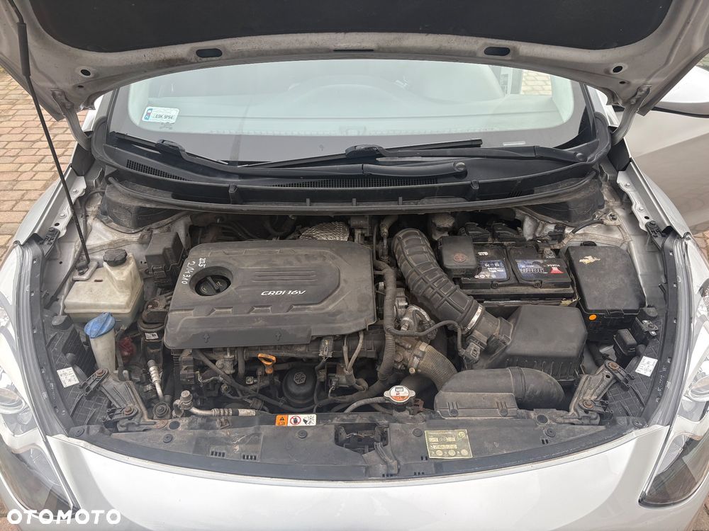 Hyundai i30 1.6 CRDi Classic + - 8