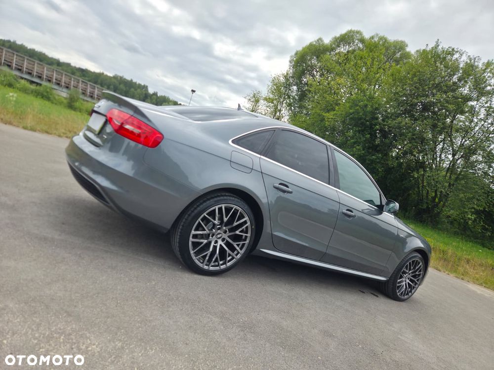 Audi A4 Limousine - 5
