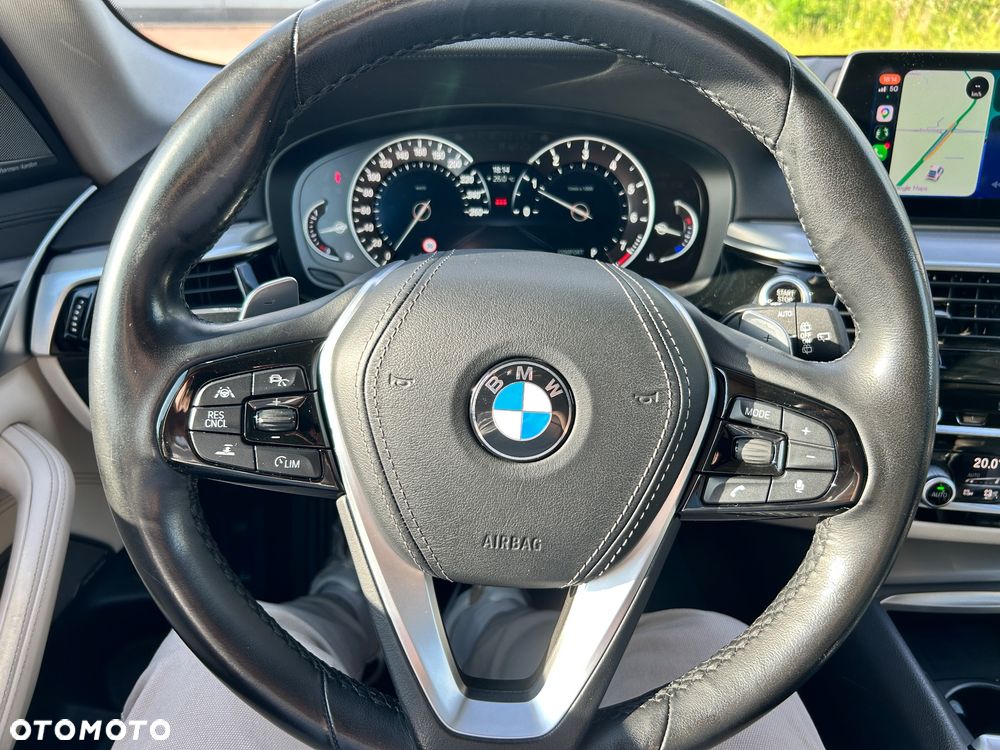 BMW Seria 5 530i xDrive Sport Line sport - 16
