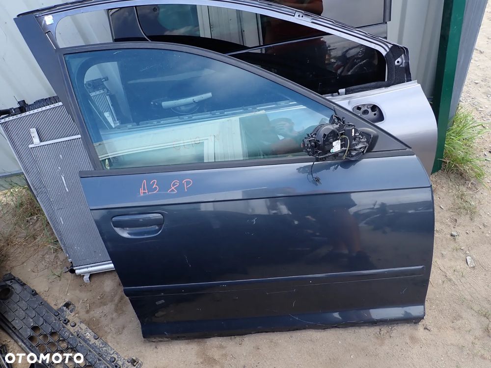 AUDI A3 8P 5D DRZWI PRAWY PRZÓD - 1