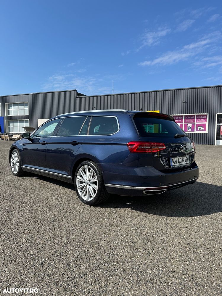 Volkswagen Passat - 12