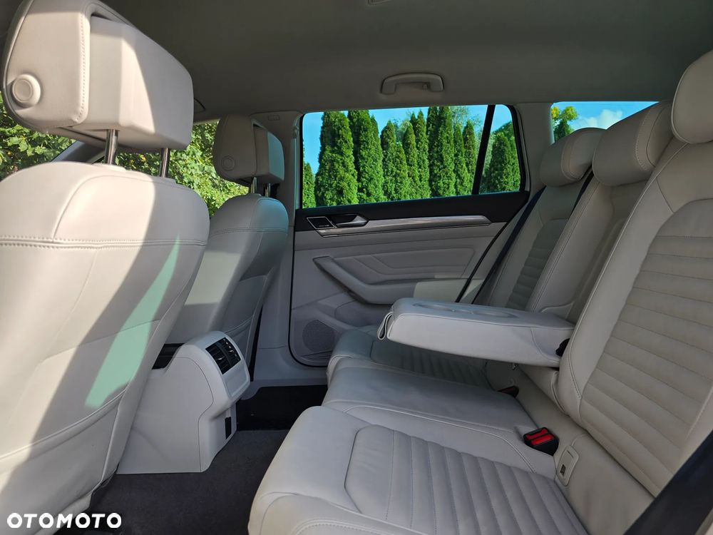 Volkswagen Passat Variant 2.0 TDI EVO Elegance DSG - 34
