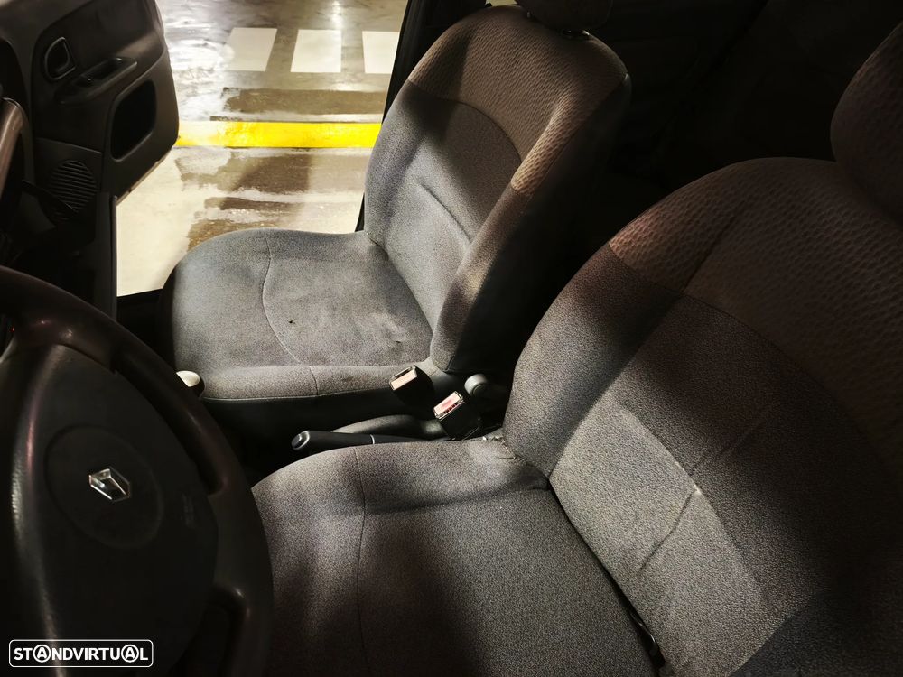 Renault Clio 1.2 Confort Authentique - 10