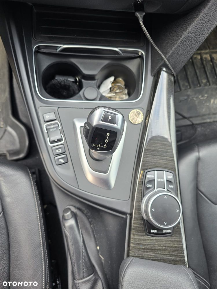 BMW 3GT 320d Luxury Line - 13