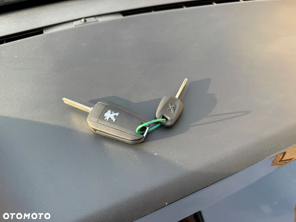 Peugeot 2008 PureTech 130 Allure - 28