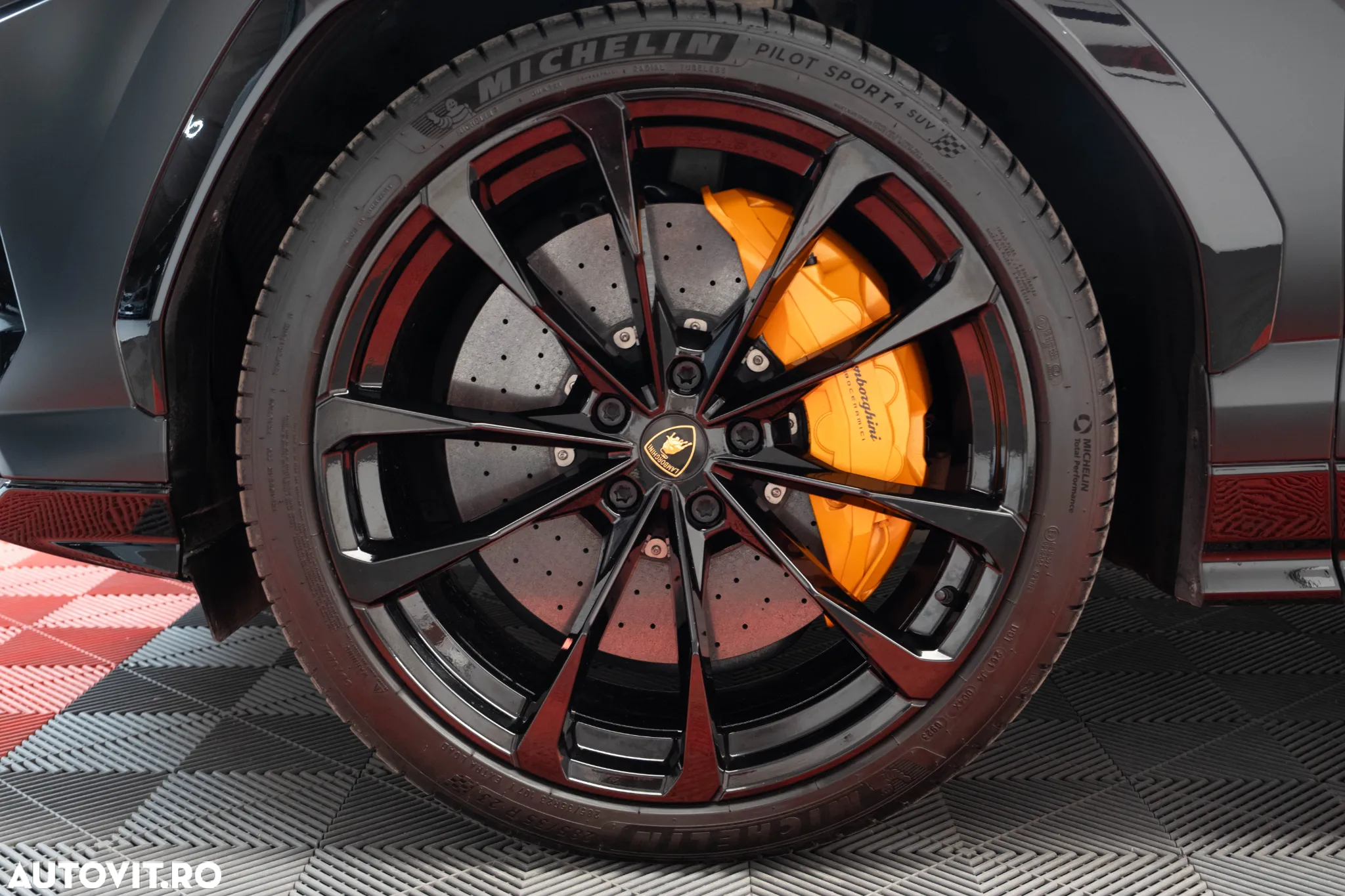 Lamborghini URUS - 27