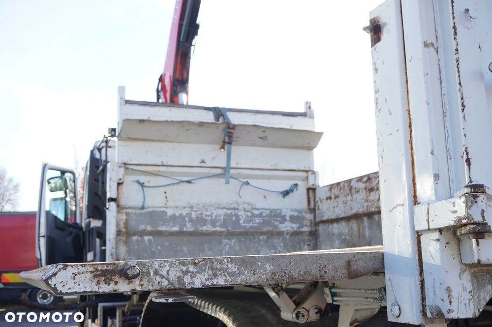 Renault C380 E6 6x4 / HDS Fassi F135 2700 MTH / Zasięg 8 m / 5.6 t udźwig / Wywrotka 3-stronna / Hydroburta - 13