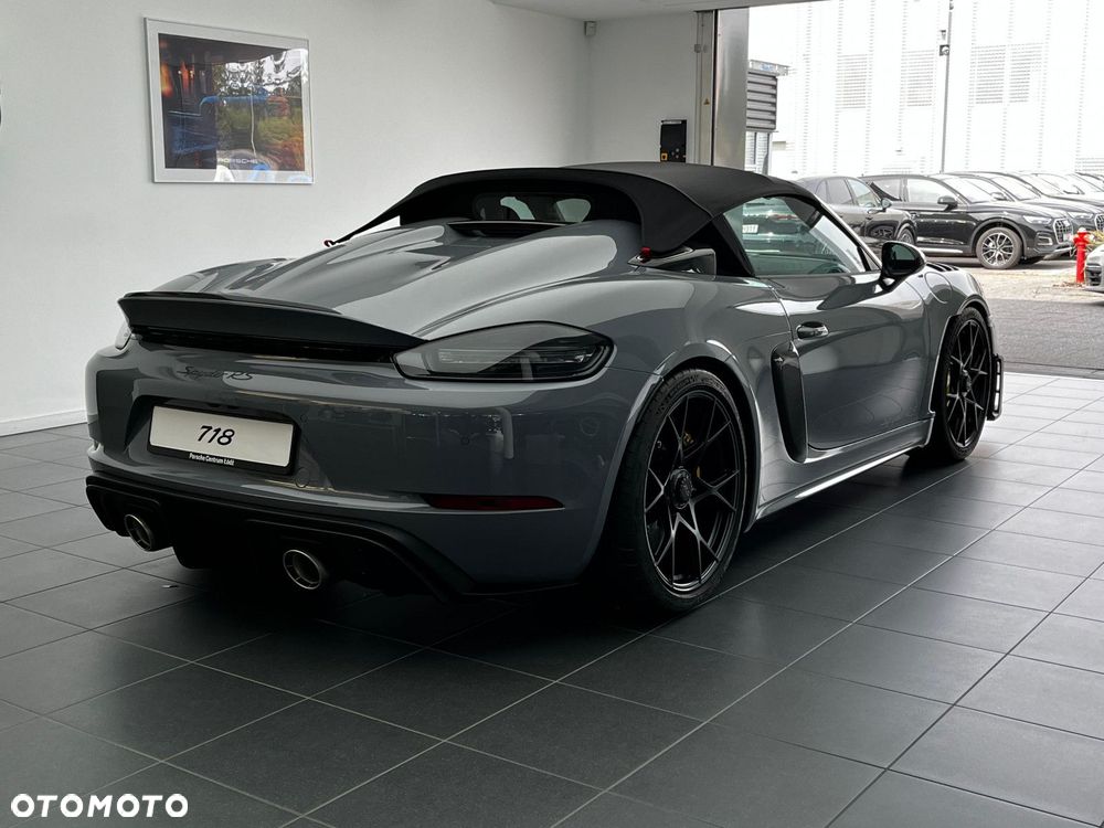 Porsche 718 Spyder - 6