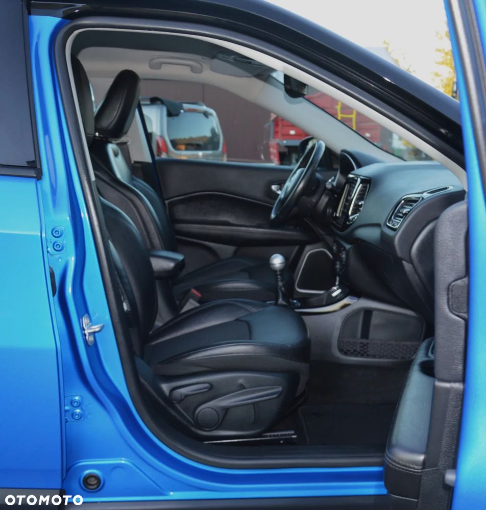 Jeep Compass - 30